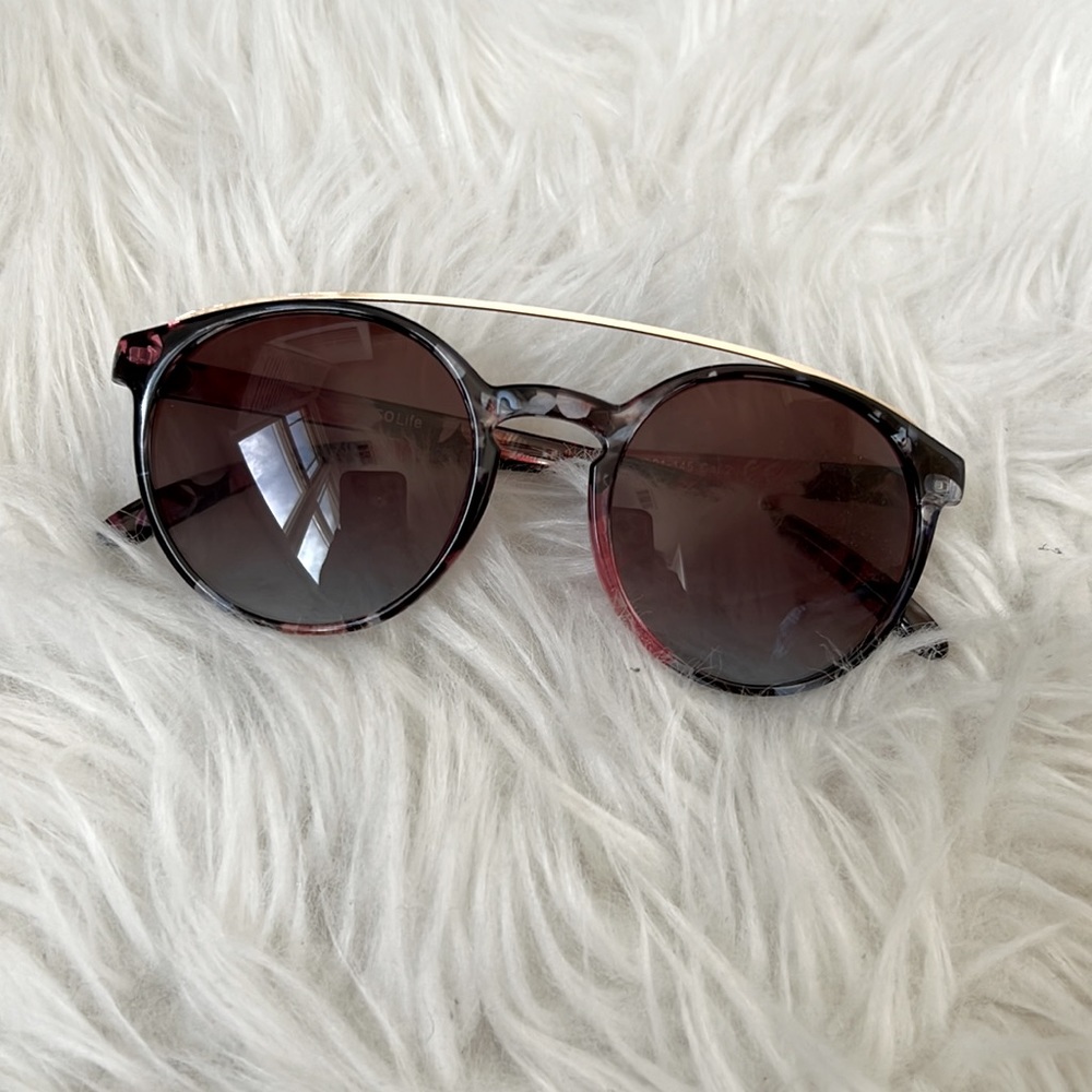 Top Bar Sunglasses (2) - Picture 3 of 3